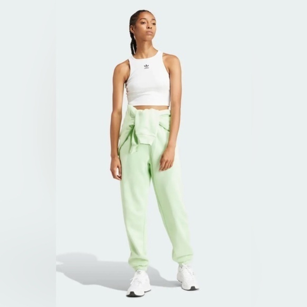 NWT adidas Originals Women's Medium Essentials Fleece Joggers Pant IR5965 M
